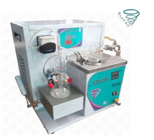 El aparato esta diseñado para producir nano fibras largas y continuas, bajo la influencia del alto voltaje, hechas a partir de una solución de polí